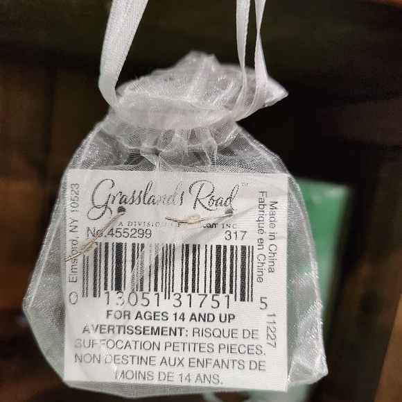 GrasaLand Road Earrings Set - Picture 4 of 5